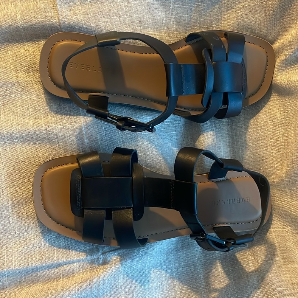 Everlane Leather Fishermans Sandals- never worn (size 8, black, adorable!)